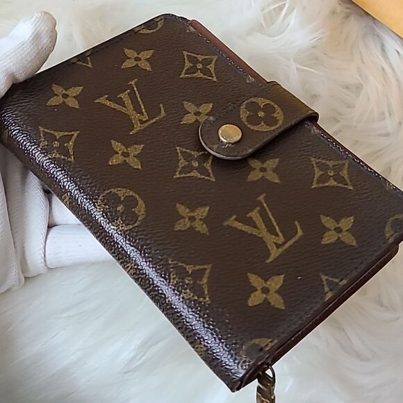 💯Authentic Louis Vuitton Mono Wallet 🍀 - Picture 10 of 12